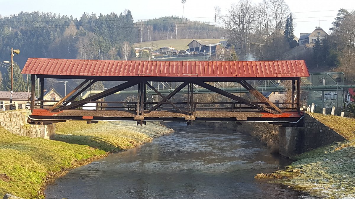 Suchovršice - Úpa - krytý věšadlový most