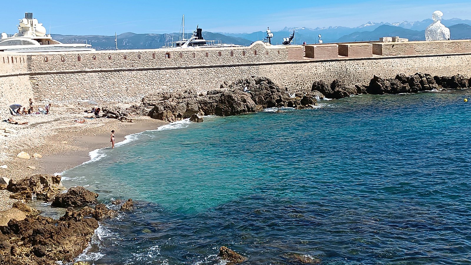 Pláž v Antibes