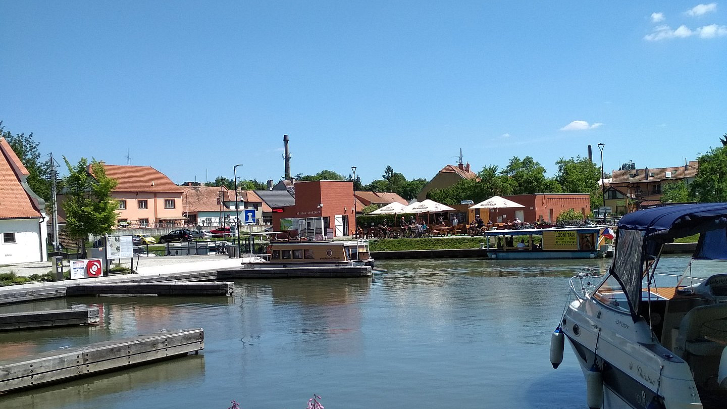 Byla zde možnost cestování lodí