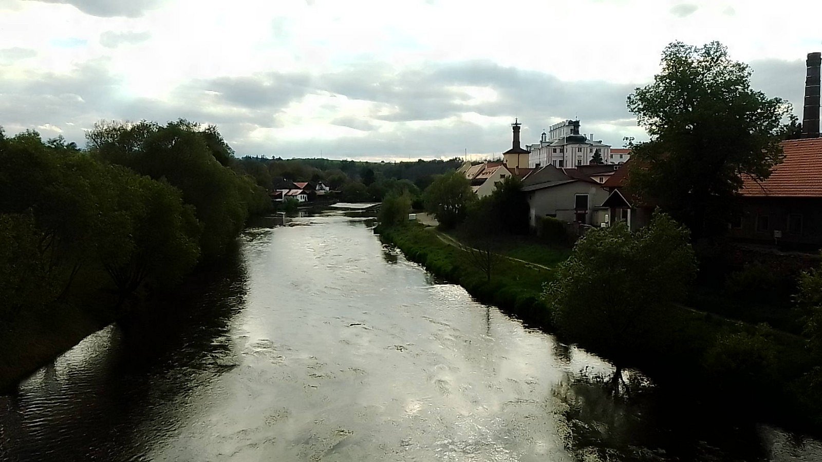 Sázava za pivovarem