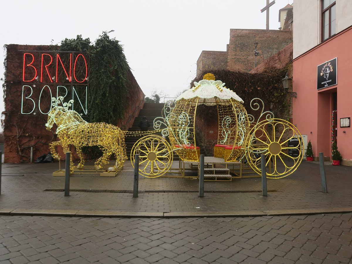 Jen tak pro srovnání, trošku adventu v Brně a Vídni.