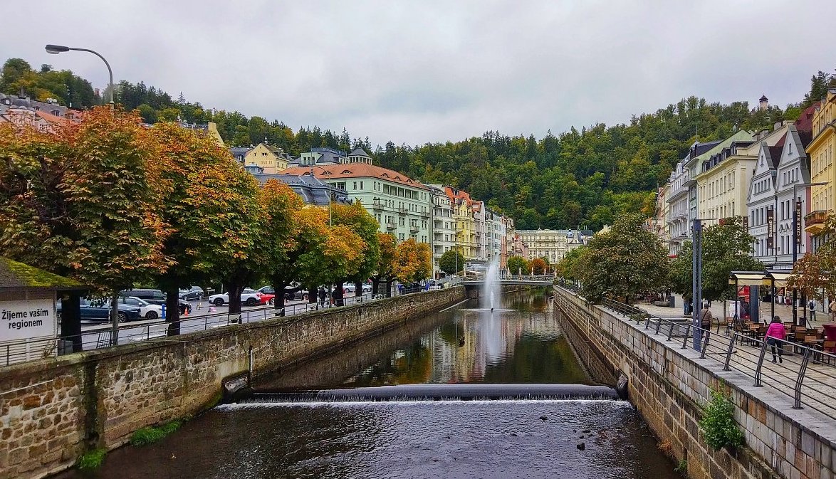 FOTO DNE 28.9.: Hana Polednová - Podzimní Karlovy Vary