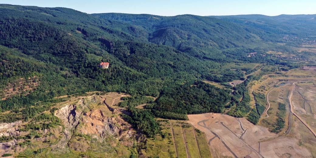 Lom-CSA-Jiri-Belohoubek-dron2-1040x520.jpg
