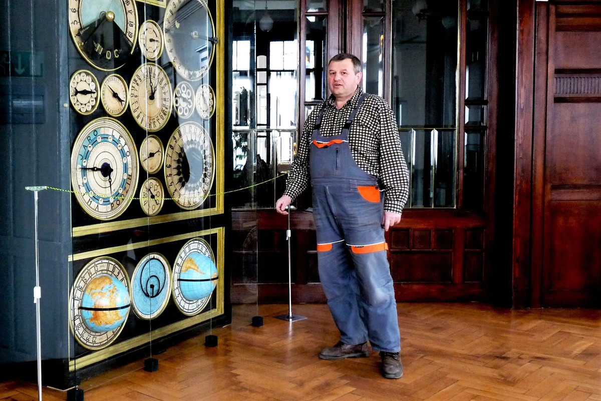 Unikátní interiérový orloj