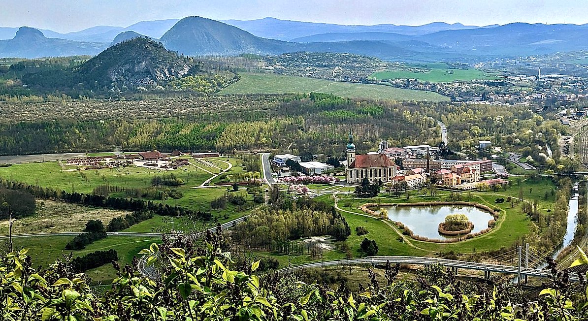 FOTO DNE 17.4.: Vlasta Ledlová - Most z vrchu Hněvín