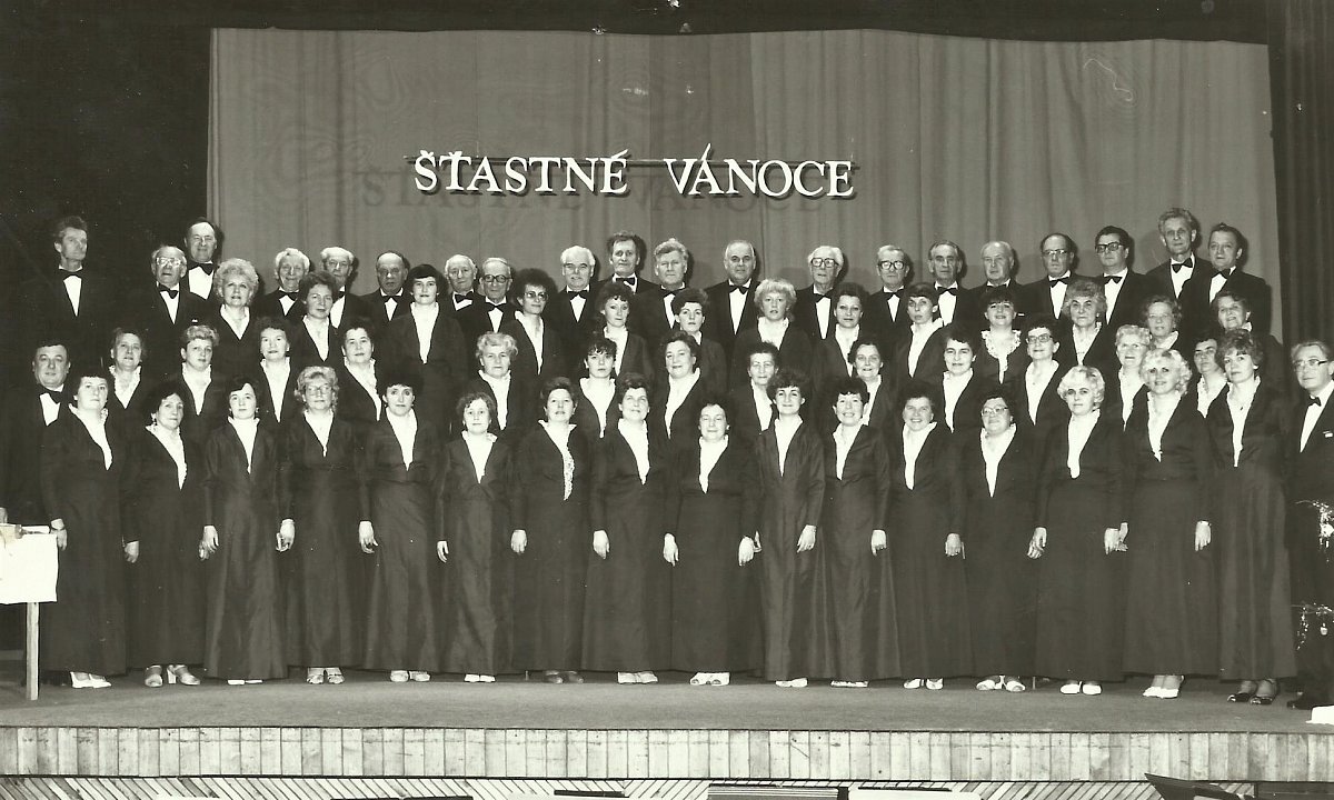 Vánoční koncert v roce 1983.jpg