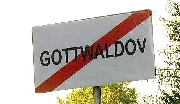 Zlínské trauma: zapomeňte na Baťu,
budete se nyní jmenovat Gottwaldov