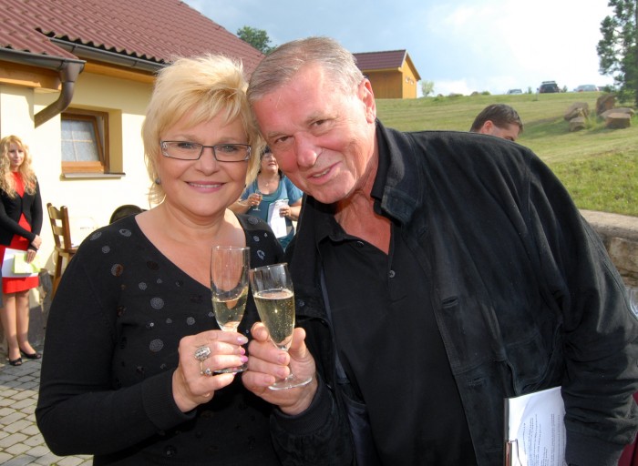 Laďa a Milada Kerndlovi:
Přežili jsme. Mělo to tak být