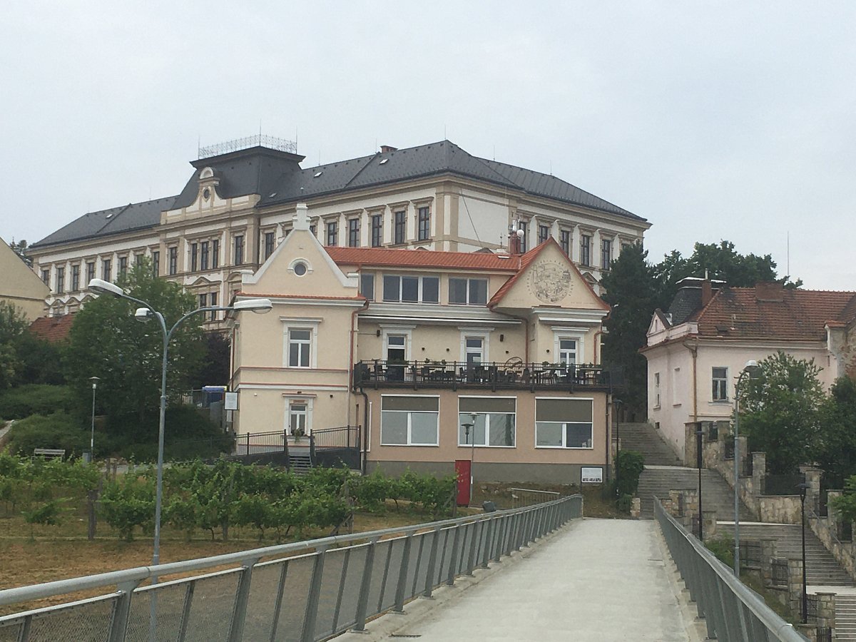 lávka u nádraží.JPG