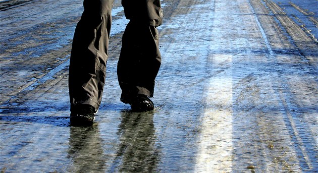 Zákaz vycházení:
nebezpečná ledovka!