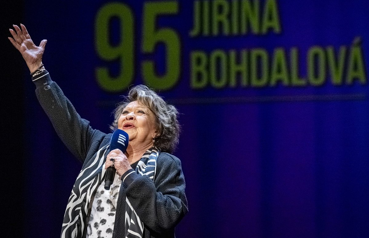 Jiřina Bohdalová: česká herecká ikona slaví 95. narozeniny