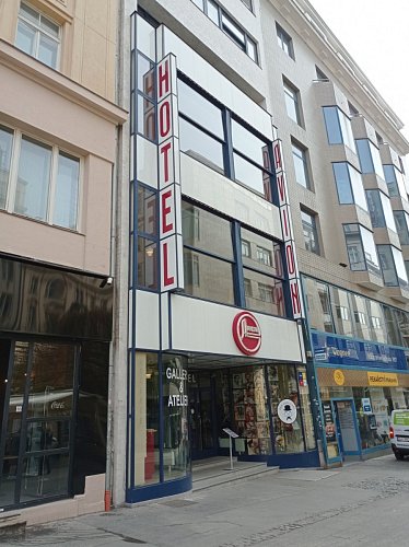 01-244.jpg
