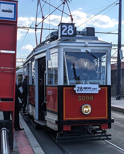 01-historicka-tramvaj-mevro.jpg