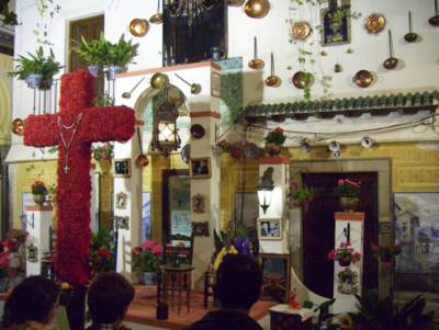 03-granada-kriz-v-jednom-z-atrii.jpg
