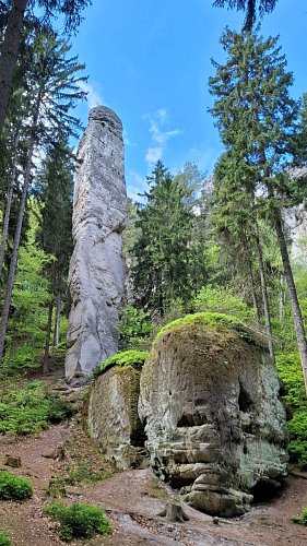 12-piskovcovy-utvar-kapelnik.jpg
