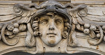 14  I Wohankův dům zdobí hlava Merkura.