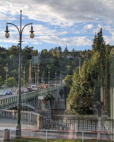 17-vyhled-z-galerie-na-letnou-a-kyvadlo.jpg