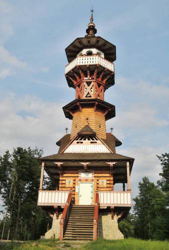 18-jurkovicova-rozhledna-v-roznove-pod-radhostem.jpg