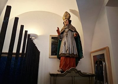 Překvapení na chodbě domu v Karlově ulici*