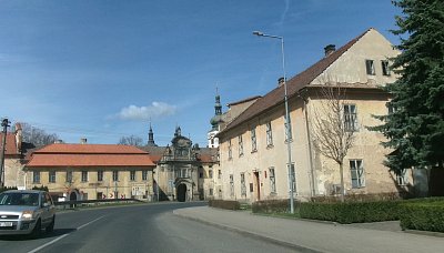 Hele Doksany, už nejsme daleko. *