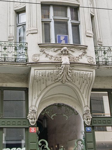 28  Spálená 55 - portál.