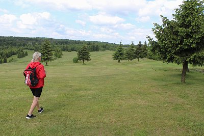 Zpět přes golfové hřiště