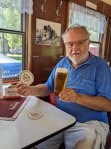 30-pivo-bakalar-v-restauracnim-voze.jpg