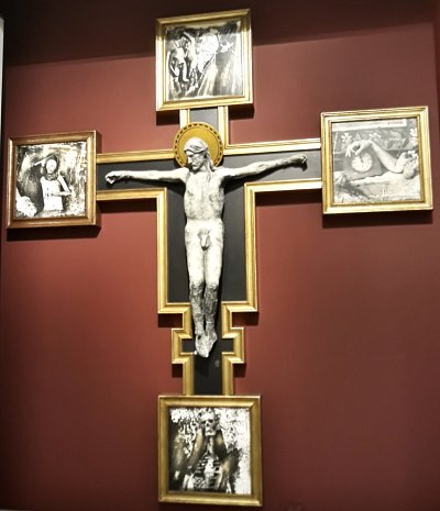 36-krucifix-1987-fotografie-na-olovu-1.jpg