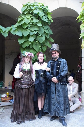 Steampunkskupinka.