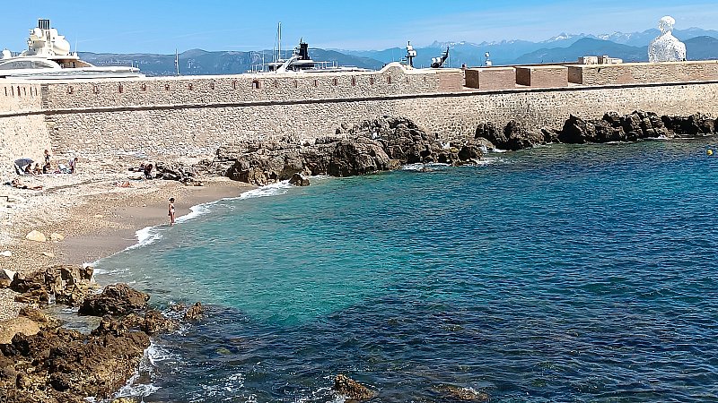 Pláž v Antibes