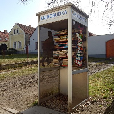 Knihobudka v Plavsku