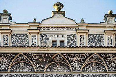 5  Novorenesanční fara u sv. Petra.