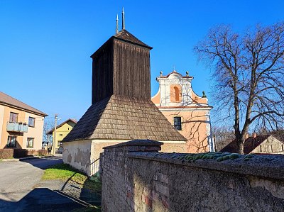 5-horesovice-zvonice-a-kostel.jpg