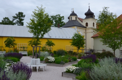 Bylinková zahrada v Žirči