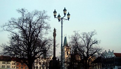 Zimní, podvečerní náměstí