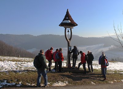 Turisté u zvoničky