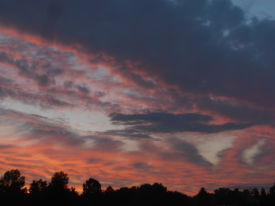 I nebe se někdy začervená ...
