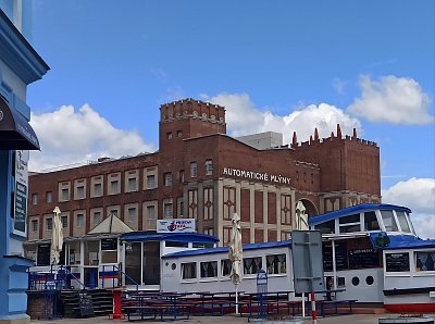 Přístav