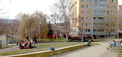 Dětský koutek na pokratickém sídlišti