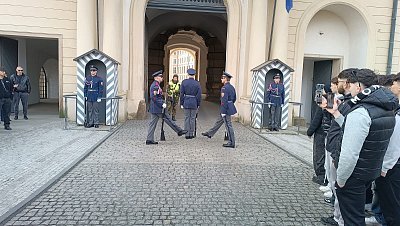 Střídání stráží