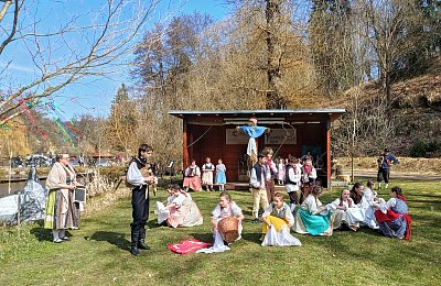 Dětský folklorní soubor Dyleň z KV