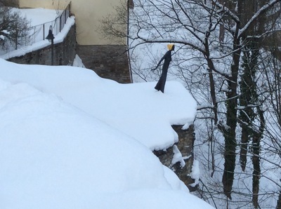 Děsně mě zebou nohy-asi skočím....