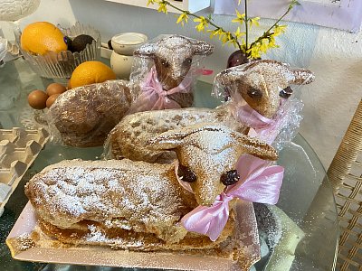 Stádo  cukrových beránků