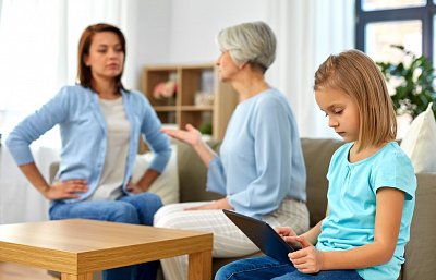 Umíme se rozhodovat sami, neřiďte nám život, vzkazují často senioři příbuzným 