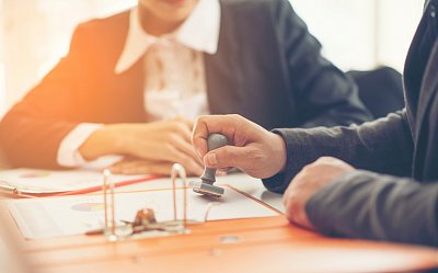 Pozůstalostní řízení se kvůli covidu-19 mírně prodlužují, s notáři lze v mnoha případech komunikovat i na dálku