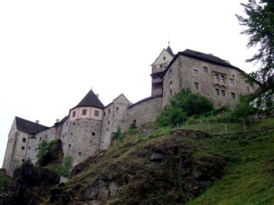 hrad Loket leží na skále