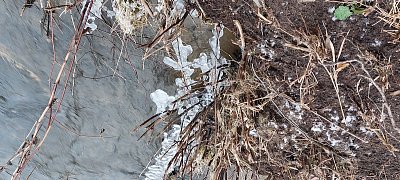 Metuje má na spodničce ledové kraječky