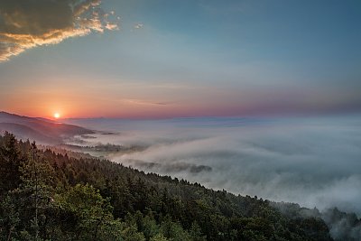 Východ slunce v Krušných horách