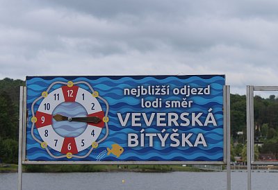 V přístavu