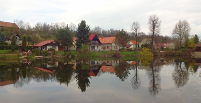 Poklid u řeky
